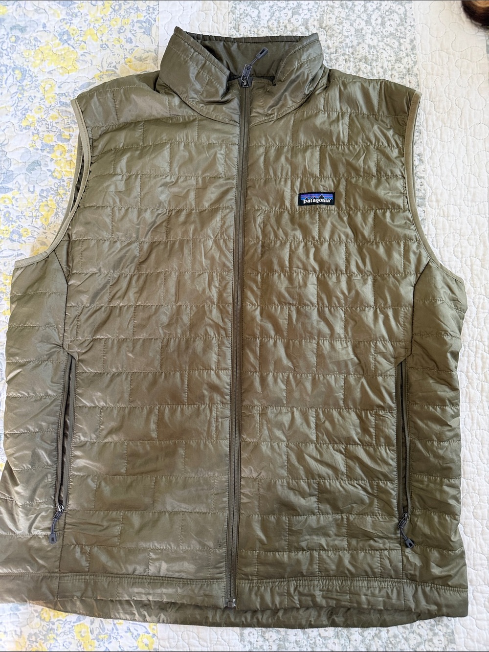 Patagonia Olive Green Quilted Lightweight Men's Vest
